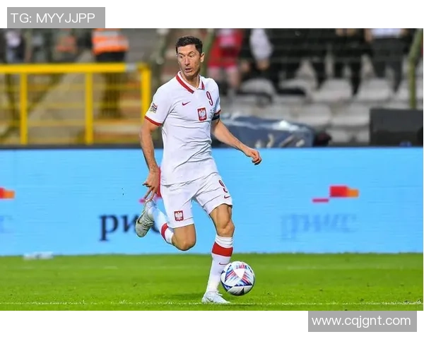 波兰足球明星的传奇故事与辉煌成就回顾